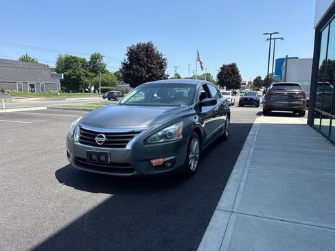 Used 2015 Nissan Altima 2.5 SV FWD image 6