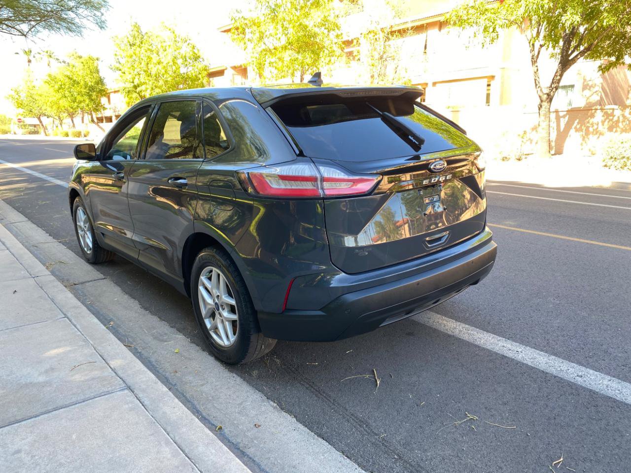 Used 2021 Ford Edge SE FWD image 11