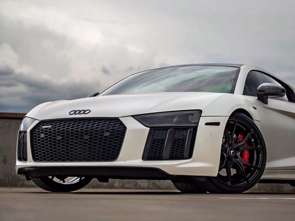 Used 2017 Audi R8 V10 w/ Carbon Exterior Package AWD/4WD image 5