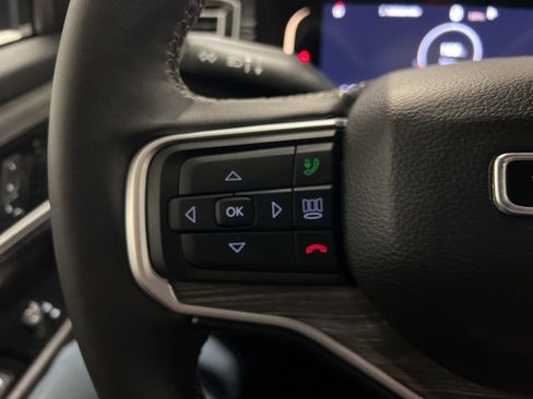 Used 2024 Jeep Wagoneer Series II w/ Premium Group I image 13