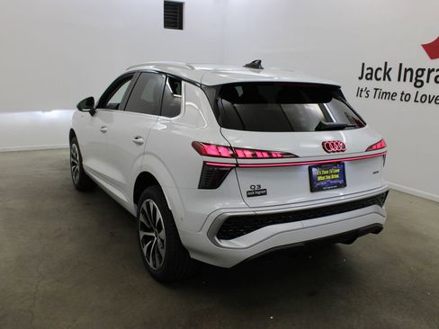 New 2026 Audi Q3 quattro 2.0T image 3