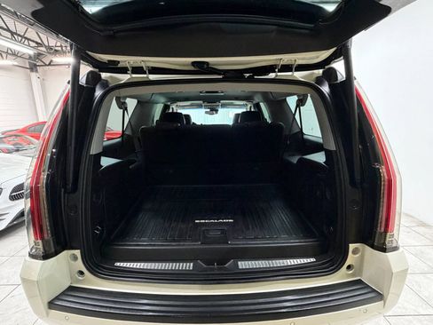 Used 2015 Cadillac Escalade ESV Premium AWD/4WD image 18