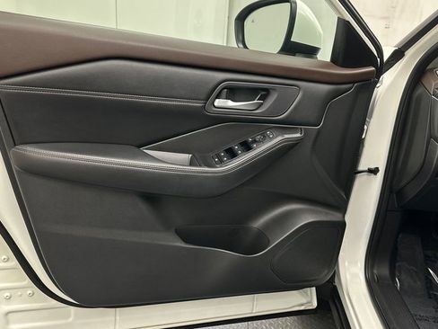 Certified 2023 Nissan Rogue SV w/ SV Premium B Package image 16