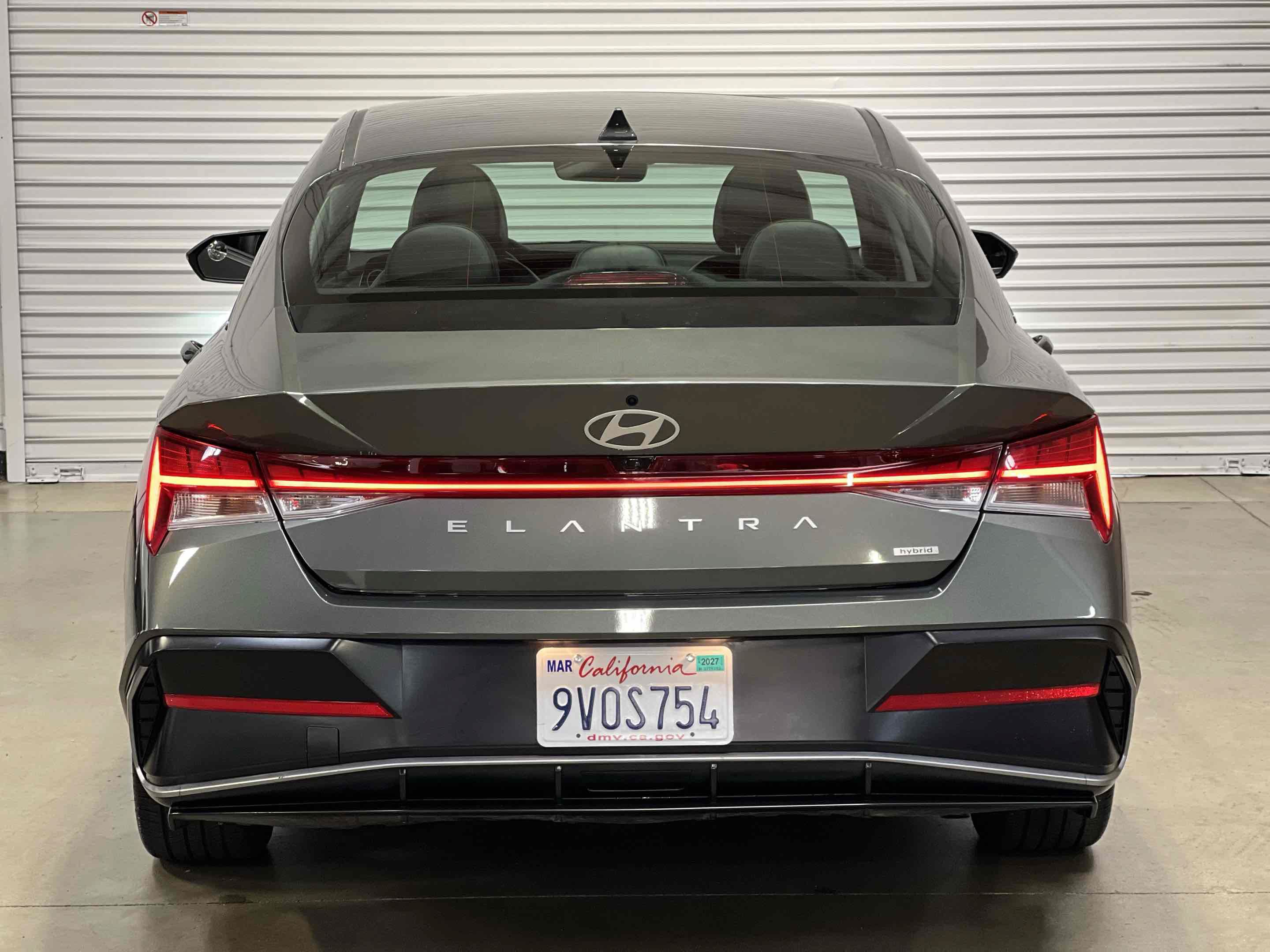 Used 2025 Hyundai Elantra Limited FWD image 5