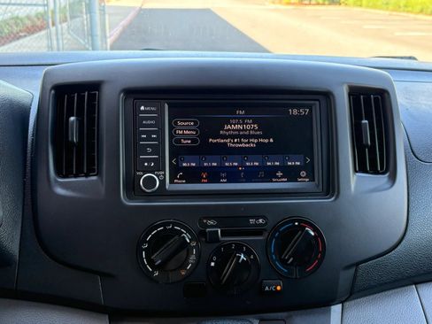 Used 2020 Nissan NV200 S FWD image 18