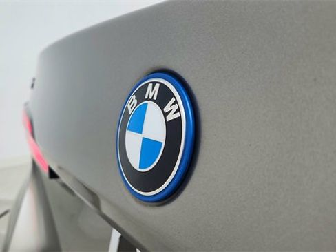 Used 2025 BMW i5 xDrive40 image 17
