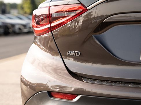Used 2018 INFINITI QX30 Premium w/ Navigation Package AWD/4WD image 27