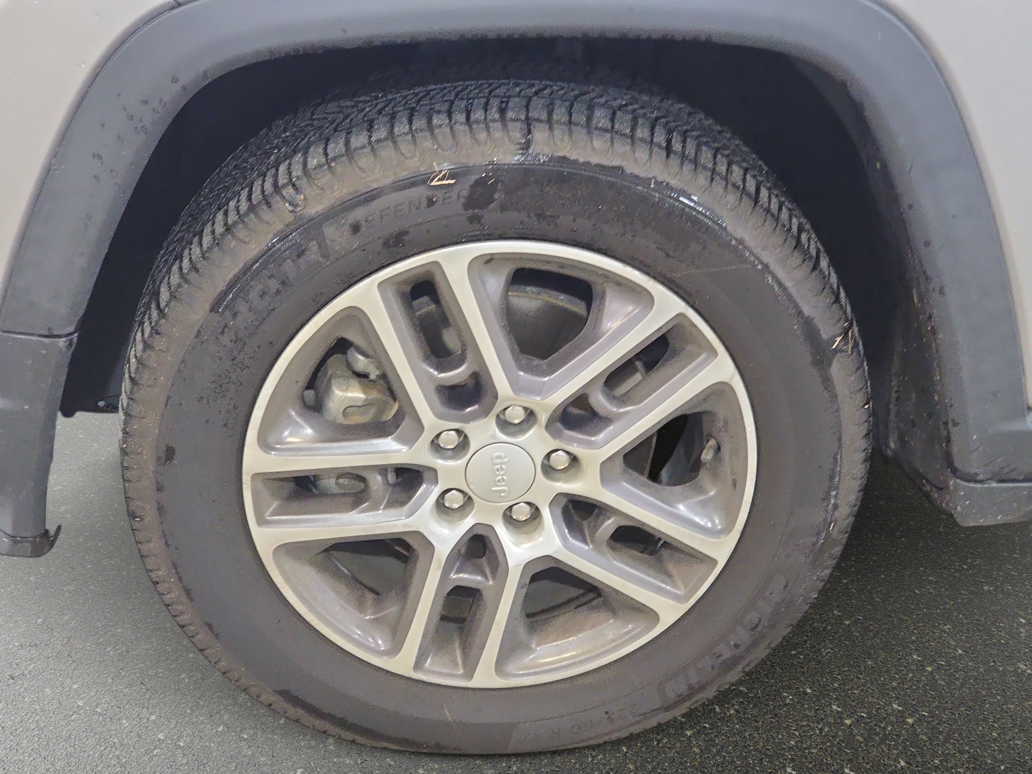 Used 2019 Jeep Compass Latitude w/ Popular Equipment Group FWD image 12