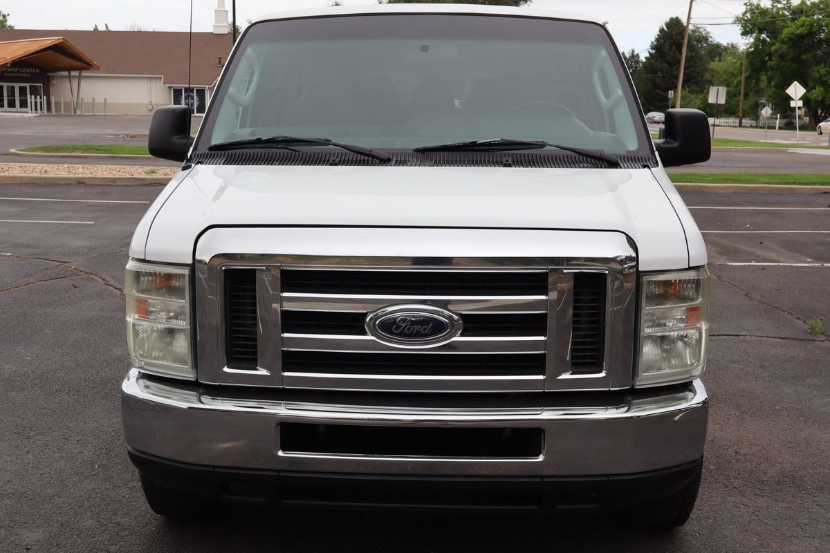 Used 2010 Ford E-350 and Econoline 350 XLT RWD image 12