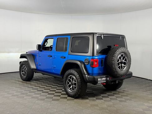 Used 2024 Jeep Wrangler Unlimited Rubicon w/ Capability Package image 9