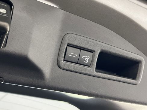 Used 2024 Toyota bZ4X XLE image 27