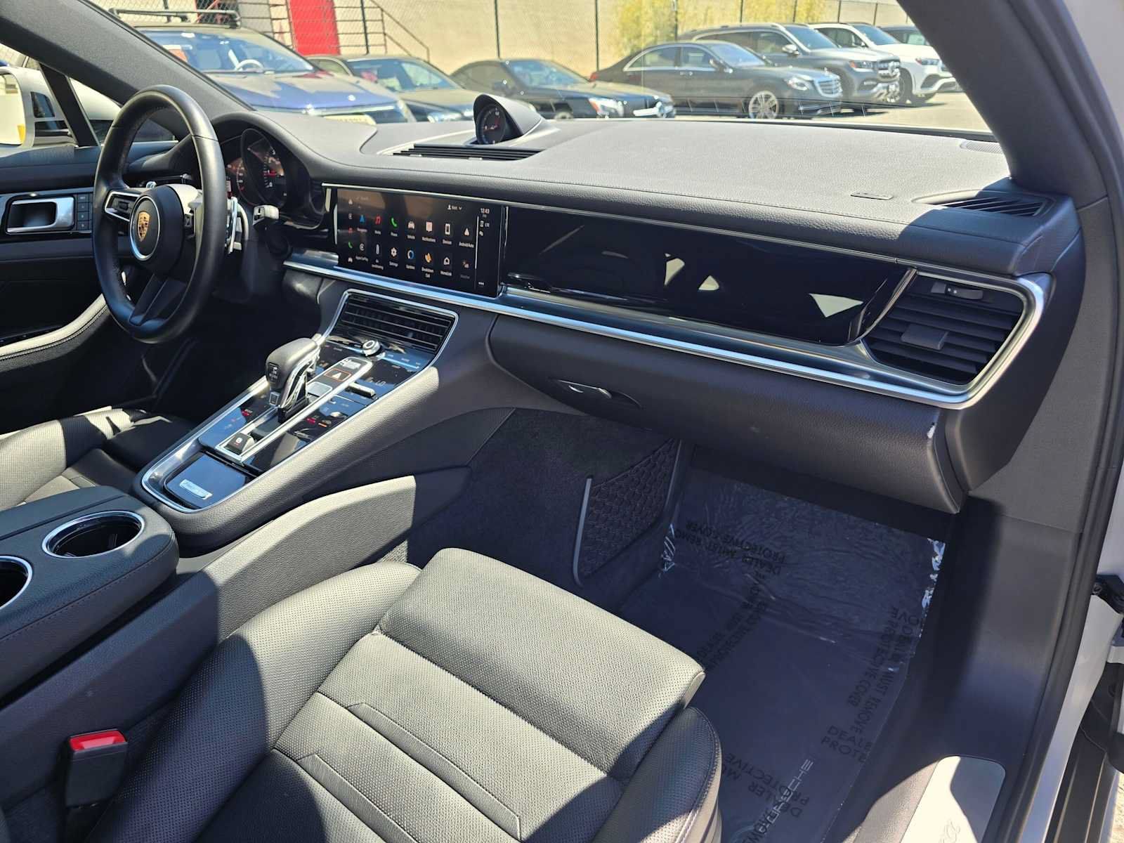 Used 2023 Porsche Panamera RWD image 10