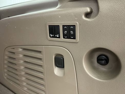 Used 2019 Chevrolet Suburban Premier image 11