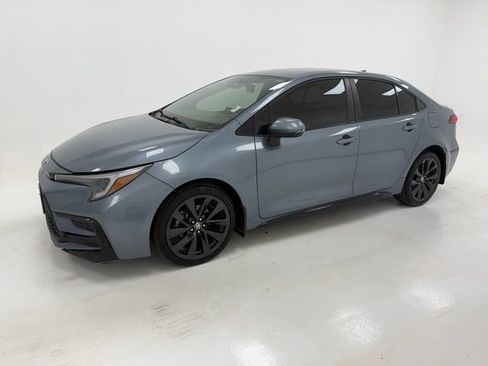 Used 2023 Toyota Corolla SE FWD image 5