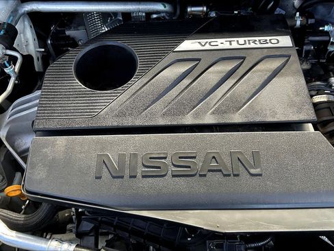 Used 2024 Nissan Rogue SV image 31