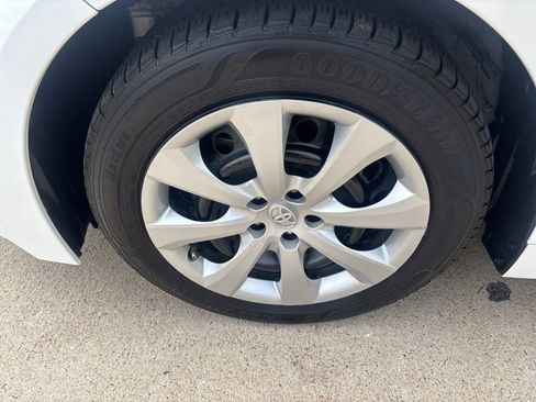 Used 2022 Toyota Corolla LE image 15