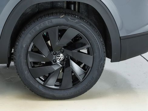 New 2026 Volkswagen Atlas Cross Sport SE image 6