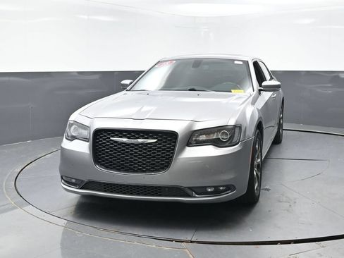Used 2018 Chrysler 300 S w/ 300S Premium Group 2 AWD/4WD image 7