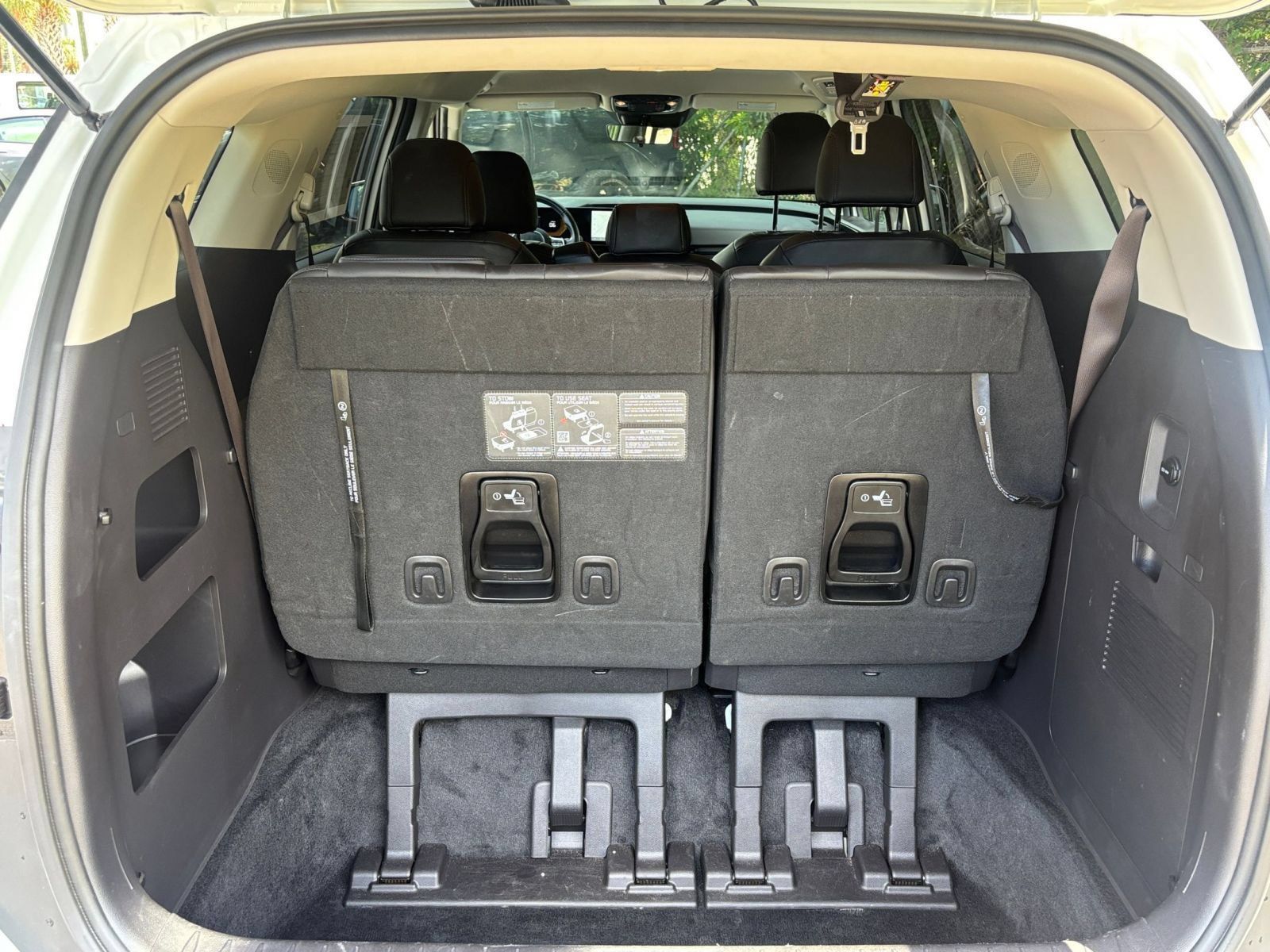 Used 2026 Kia Carnival FWD image 33