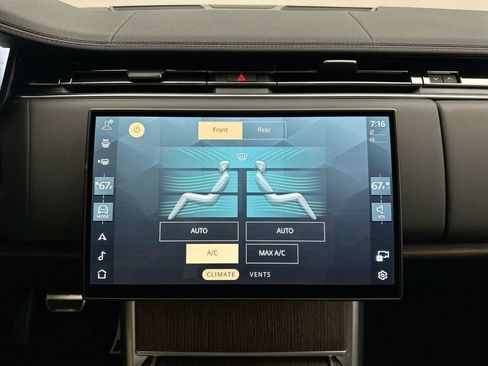 Used 2024 Land Rover Range Rover SE AWD/4WD image 25