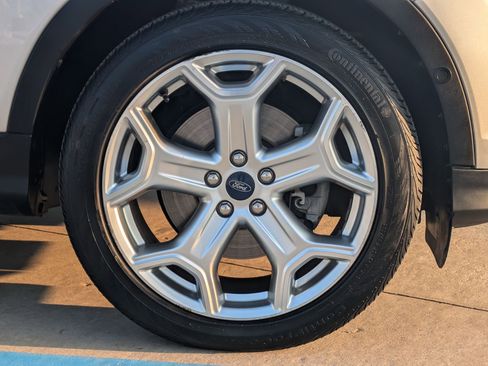 Used 2019 Ford Escape Titanium AWD/4WD image 31