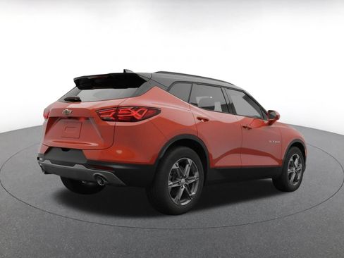 Used 2025 Chevrolet Blazer LT FWD image 9