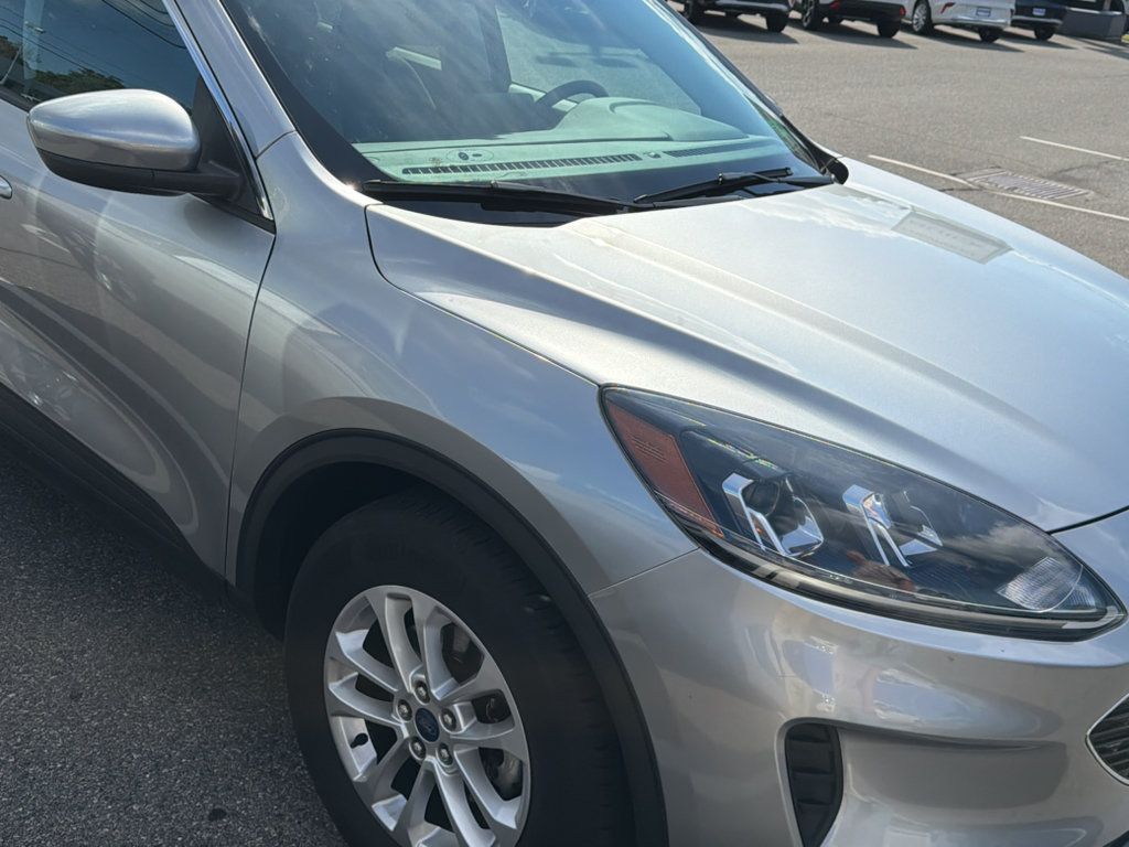 Used 2021 Ford Escape SE w/ Convenience Package AWD/4WD image 2
