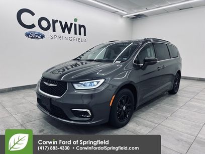 Used 2022 Chrysler Pacifica Touring-L