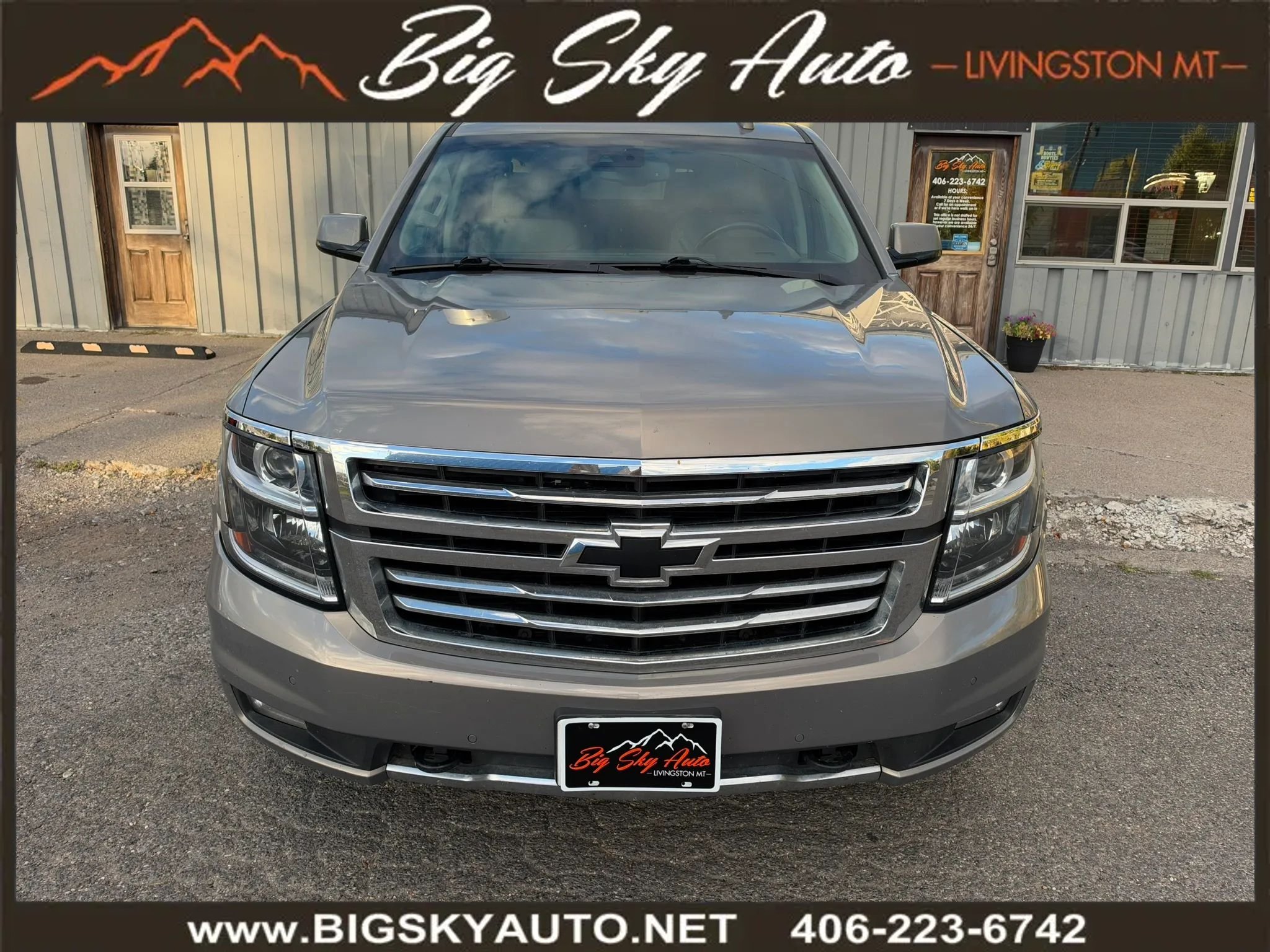 Used 2018 Chevrolet Suburban LT AWD/4WD image 2