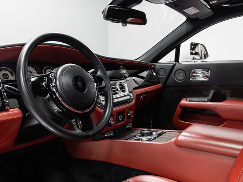 Used 2014 Rolls-Royce Wraith image 9