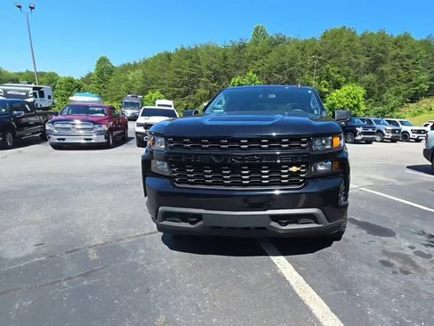 Used 2021 Chevrolet Silverado 1500 Custom AWD/4WD image 2