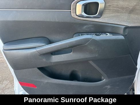 Used 2023 Kia Sorento EX image 8