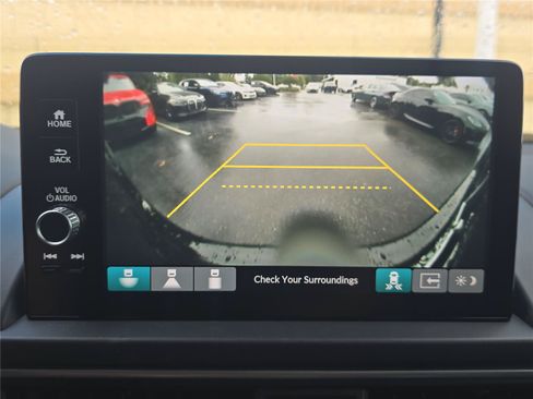 Used 2025 Honda Pilot Touring image 19