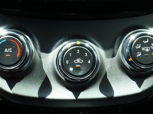 Used 2017 Chevrolet Spark LT image 41