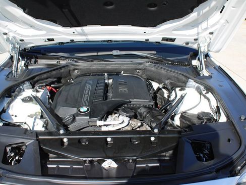 Used 2013 BMW 740Li image 39