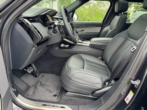 New 2026 Land Rover Range Rover Sport Dynamic SE AWD/4WD image 13