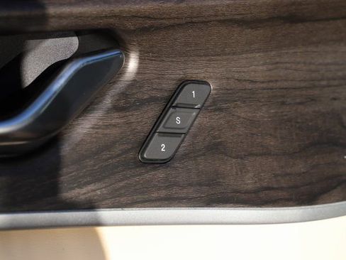 New 2025 Jeep Grand Cherokee Limited w/ Luxury Tech Group II image 16