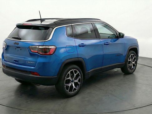 Used 2025 Jeep Compass Limited image 9
