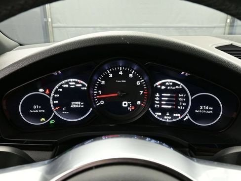Certified 2023 Porsche Cayenne AWD/4WD image 19