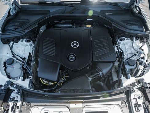Certified 2025 Mercedes-Benz GLC 300 4MATIC w/ AMG Line image 19