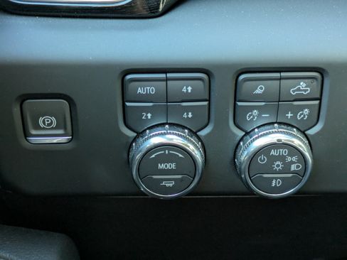 Used 2024 GMC Sierra 1500 Denali w/ Denali Reserve Package AWD/4WD image 24