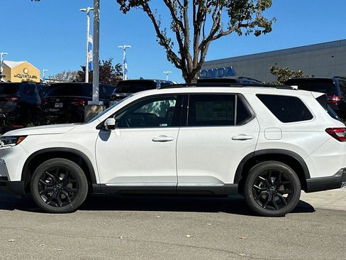 New 2025 Honda Pilot Touring image 7