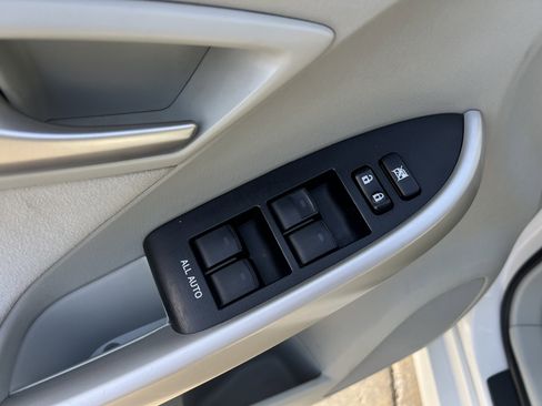 Used 2013 Toyota Prius Two image 13