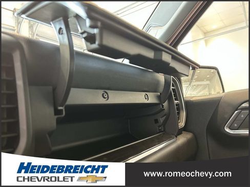 Used 2023 Chevrolet Silverado 1500 LTZ w/ LTZ Premium Package AWD/4WD image 28