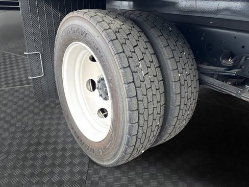 Used 2024 Chevrolet Low Cab Forward image 5