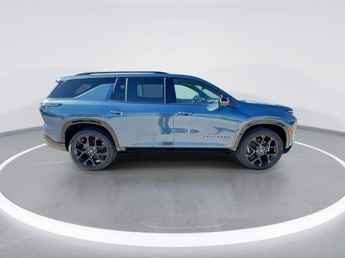 New 2026 Chevrolet Traverse RS w/ LPO, Floor Liner Package AWD/4WD image 9