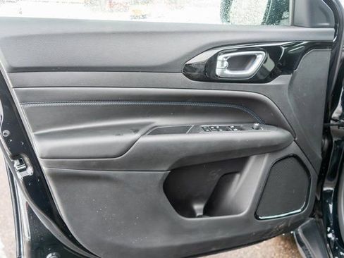 New 2026 Jeep Compass Limited image 12