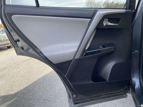 Used 2017 Toyota RAV4 Limited image 2