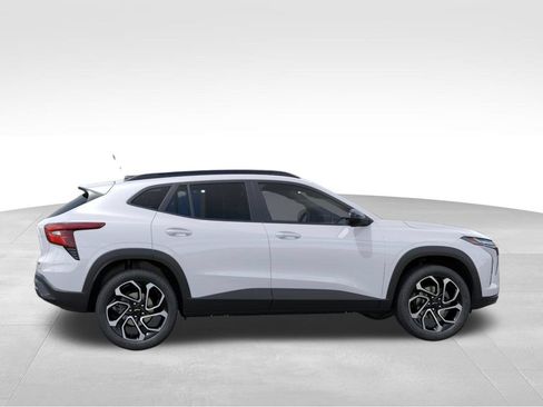 New 2026 Chevrolet Trax RS w/ Driver Confidence Package FWD image 5