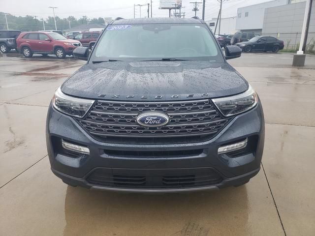 Used 2023 Ford Explorer XLT w/ Equipment Group 202A AWD/4WD image 11